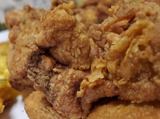 Chicharrones de Pollo Solo.