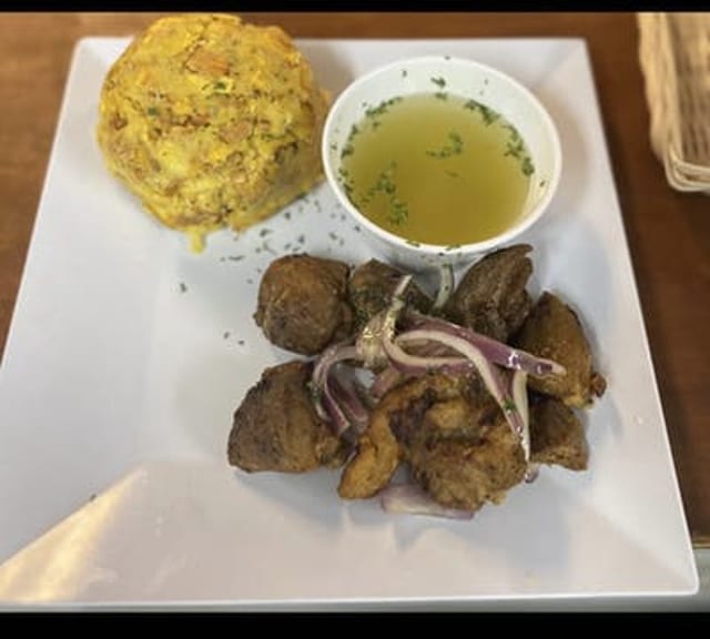Mofongo Carne Frita.