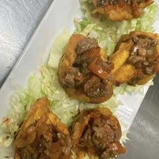 Tostones Rellenos Churrasco (5 Pieces)